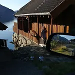 Lysefjord's Pearl - The Boathouse By The Preikestolen Holiday home *