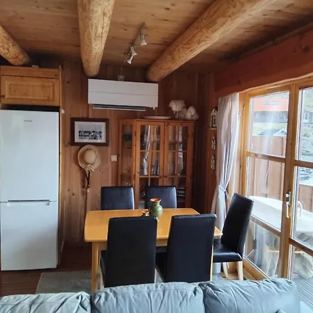 Lysefjord's Pearl - The Boathouse By The Preikestolen Дом отдыха Йёрпеланн