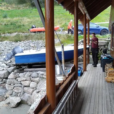 بيت للعطل Lysefjord's Pearl - The Boathouse By The Preikestolen *