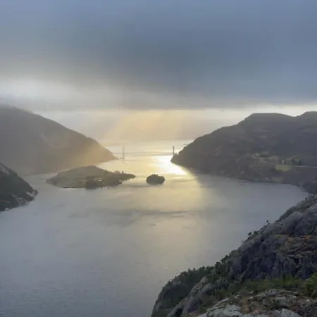 Holiday home Lysefjord's Pearl - The Boathouse By The Preikestolen