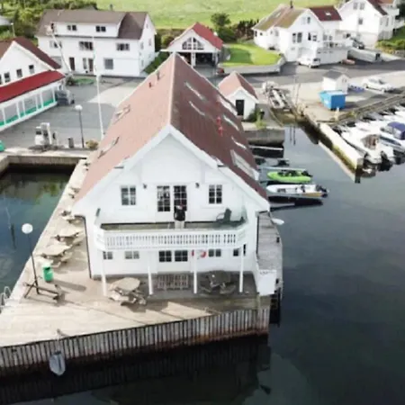Holiday home Lysefjord's Pearl - The Boathouse By The Preikestolen