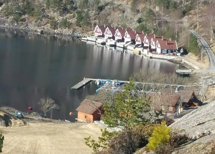 Lysefjord's Pearl - The Boathouse By The Preikestolen Ferienhaus *