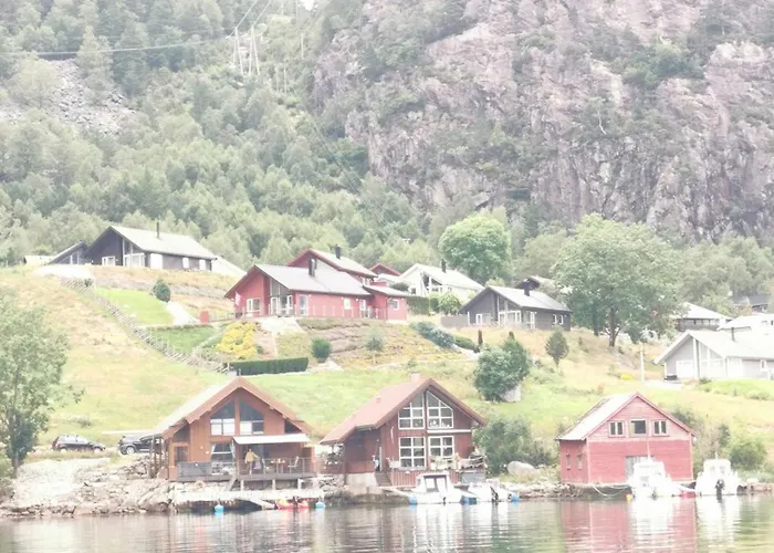 Lysefjord's Pearl - The Boathouse By The Preikestolen Ferienhaus