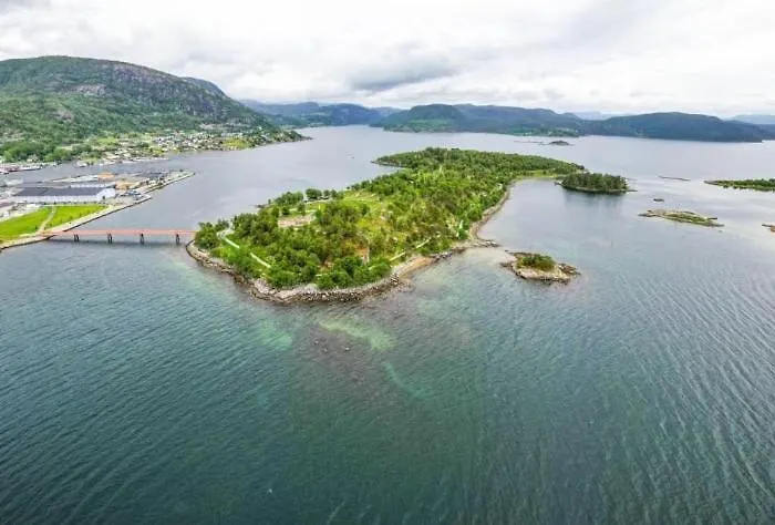 Lysefjord's Pearl - The Boathouse By The Preikestolen Ferienhaus Jørpeland