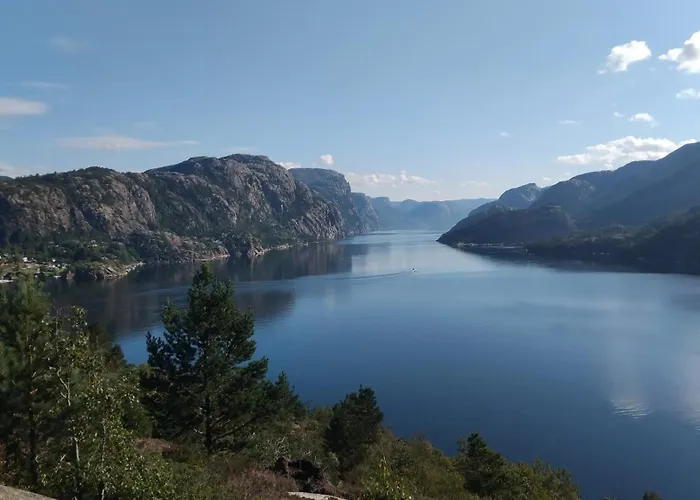 Lysefjord's Pearl - The Boathouse By The Preikestolen Jørpeland