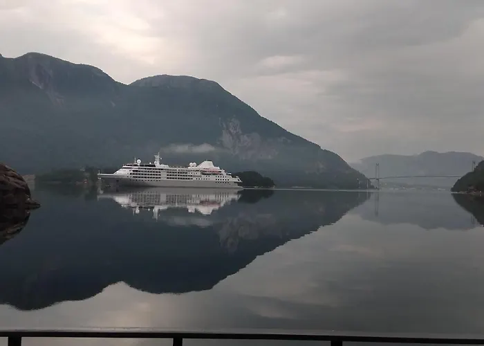 Lysefjord's Pearl - The Boathouse By The Preikestolen Ferienhaus Jørpeland