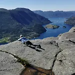 Hébergement de vacances Lysefjord's Pearl - The Boathouse By The Preikestolen